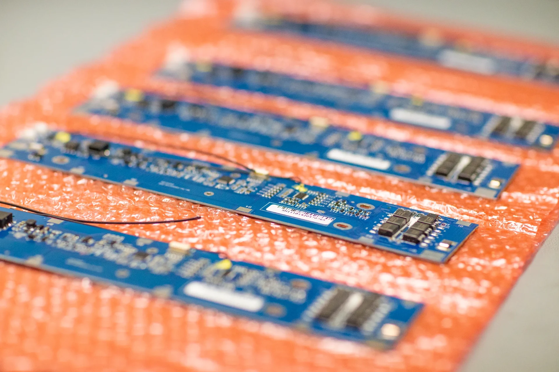 Battery Management System (BMS) printplaat detail
